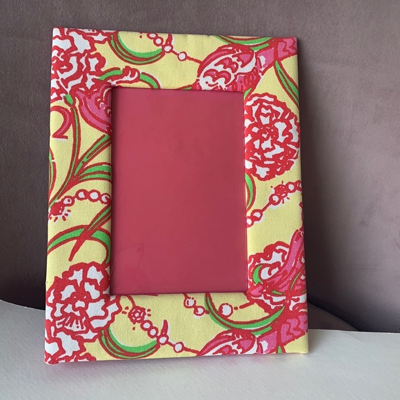 Lilly Pulitzer Printed Frame - Picture 4 of 12